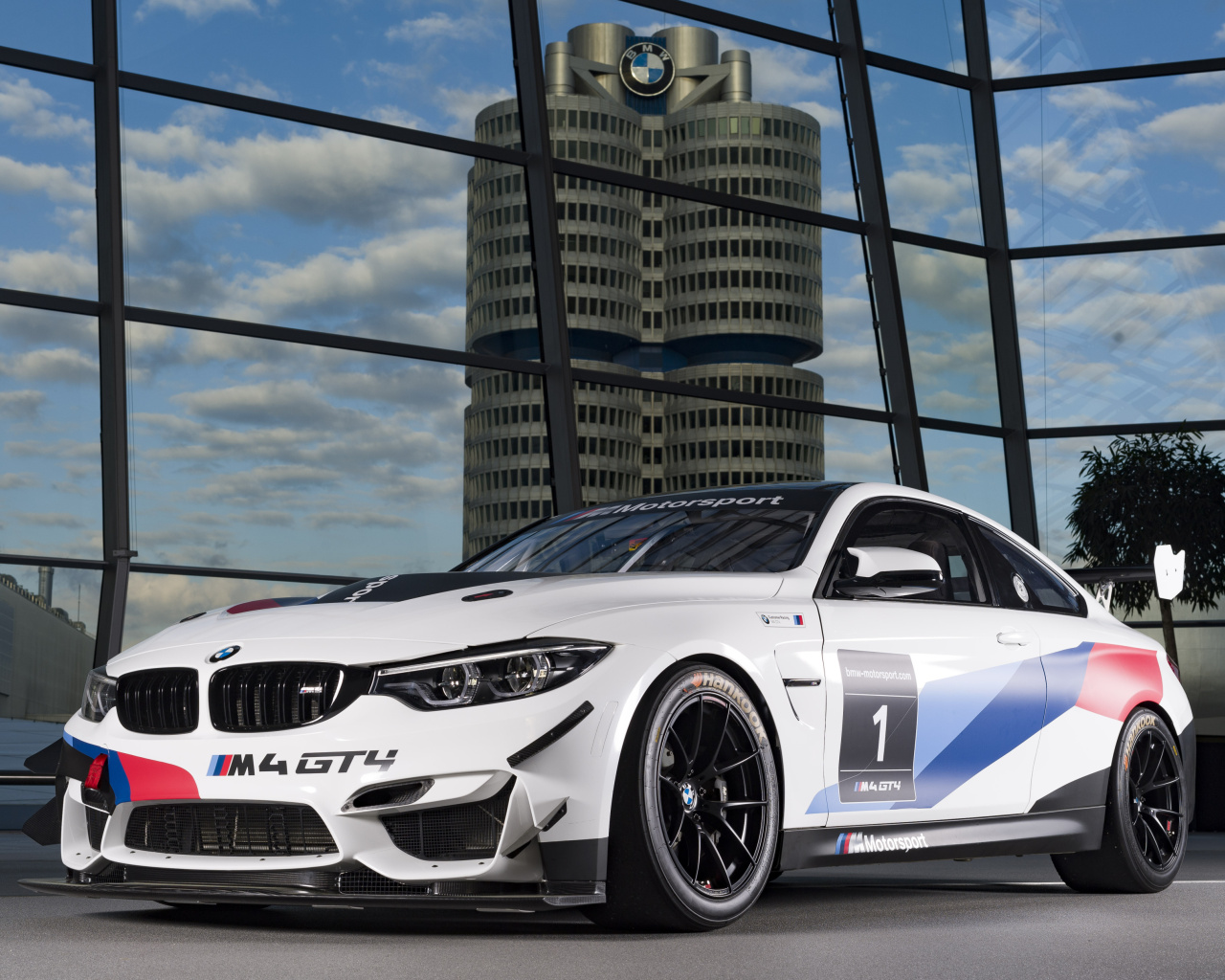 BMW M4 GT4 2022 screenshot #1 1280x1024