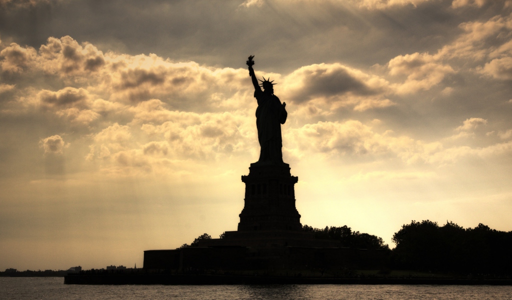 Screenshot №1 pro téma Statue Of Liberty In United States Of America 1024x600