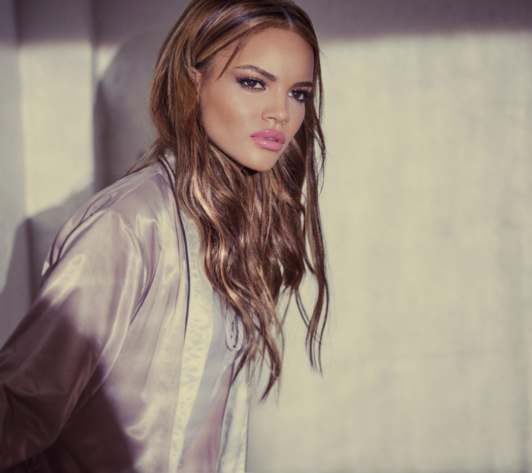 Fondo de pantalla Leslie Grace 1080x960