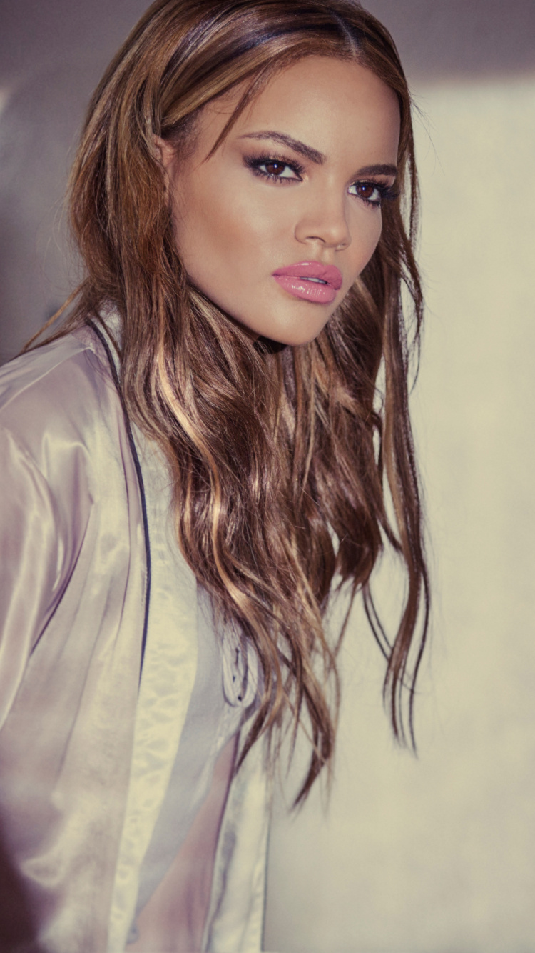 Leslie Grace wallpaper 750x1334