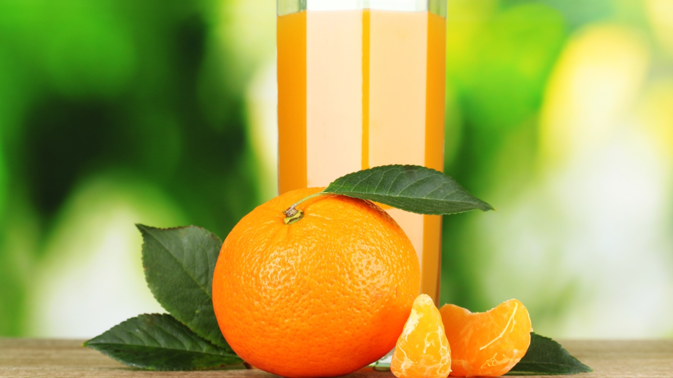 Sfondi Healthy Orange Juice 1366x768