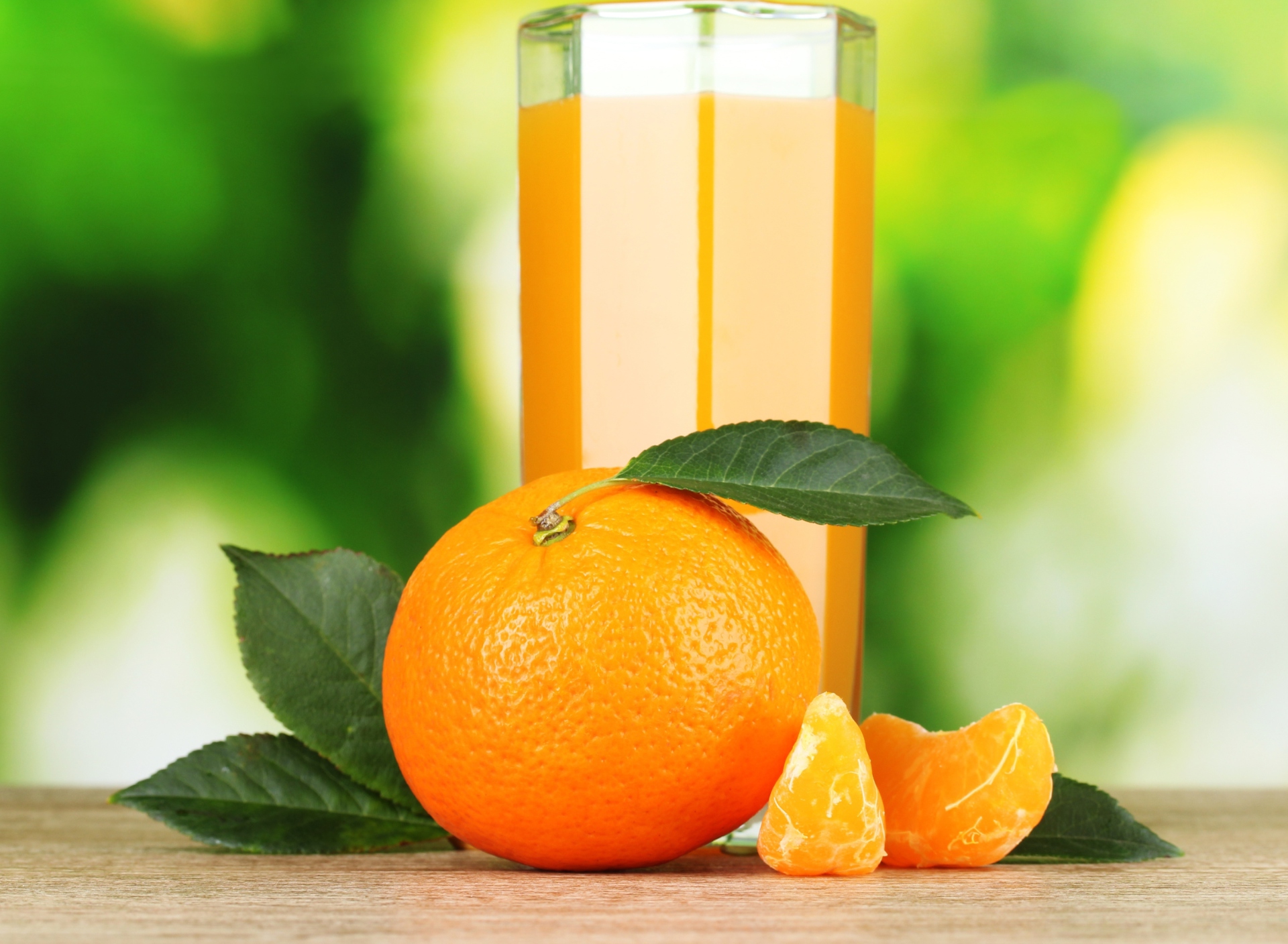 Healthy Orange Juice wallpaper 1920x1408