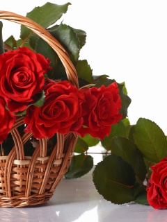 Das Basket with Roses Wallpaper 240x320
