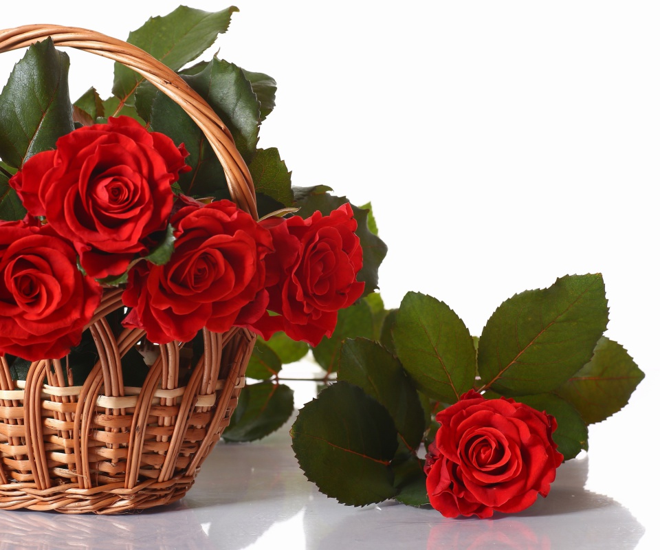 Basket with Roses wallpaper 960x800