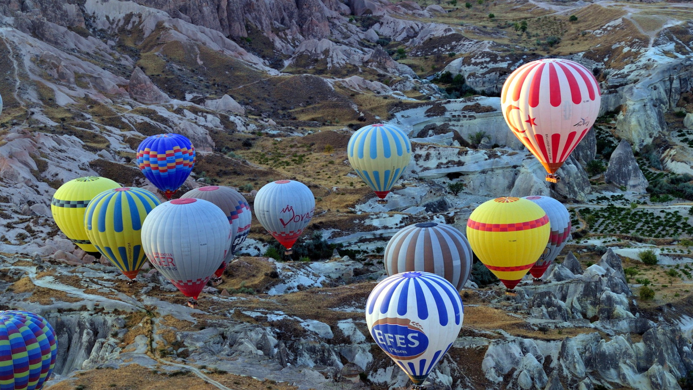 Hot air ballooning Cappadocia wallpaper 1366x768