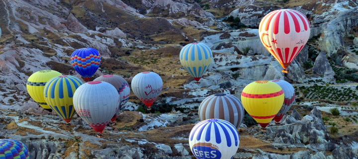 Обои Hot air ballooning Cappadocia 720x320