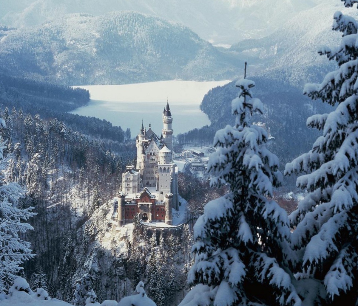 Neuschwanstein Castle in Bavaria Germany screenshot #1 1200x1024