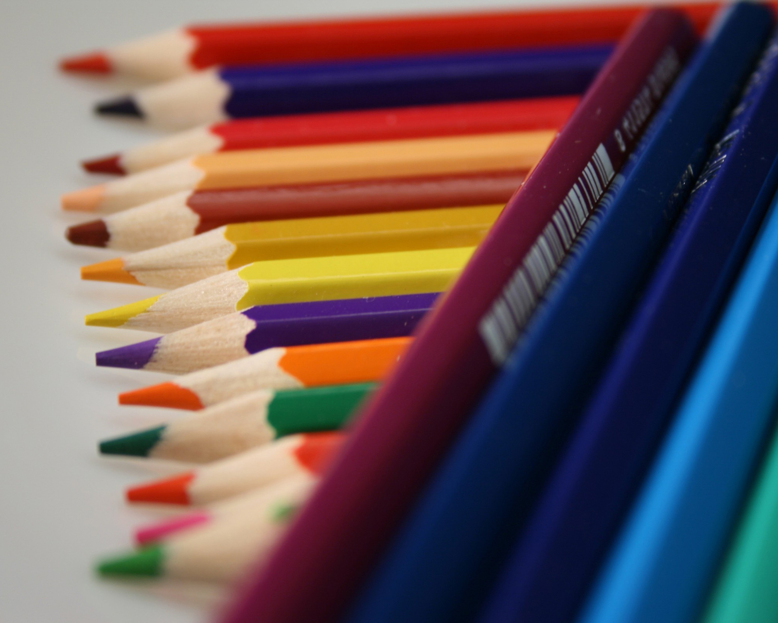 Das Colored Pencil Sets Wallpaper 1600x1280