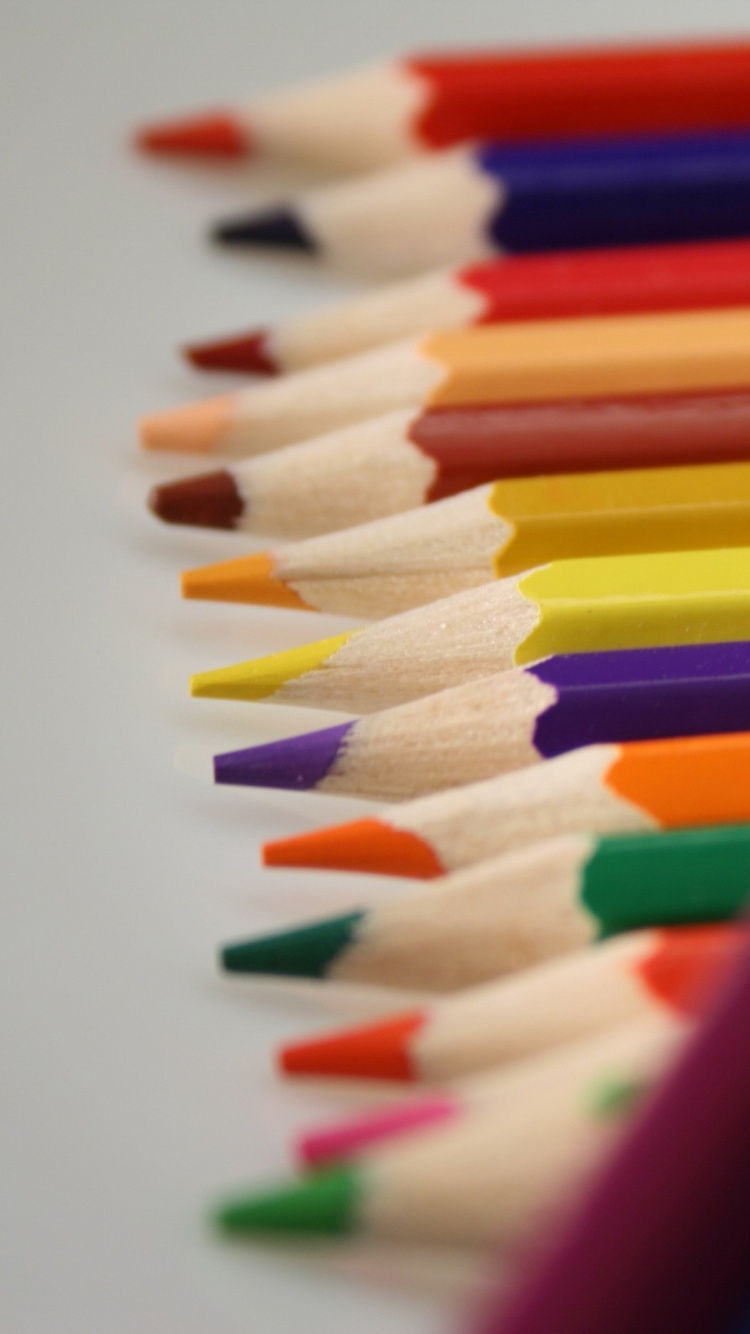 Обои Colored Pencil Sets 750x1334