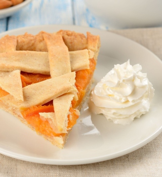 Kostenloses Apricot Pie With Whipped Cream Wallpaper für iPad mini