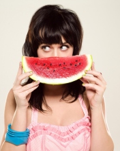 Fondo de pantalla Katy Perry Watermelon Smile 176x220