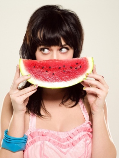 Fondo de pantalla Katy Perry Watermelon Smile 240x320