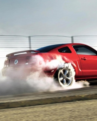Kostenloses Red Mustang GT Best USA Sporcar Wallpaper für Nokia Asha 300