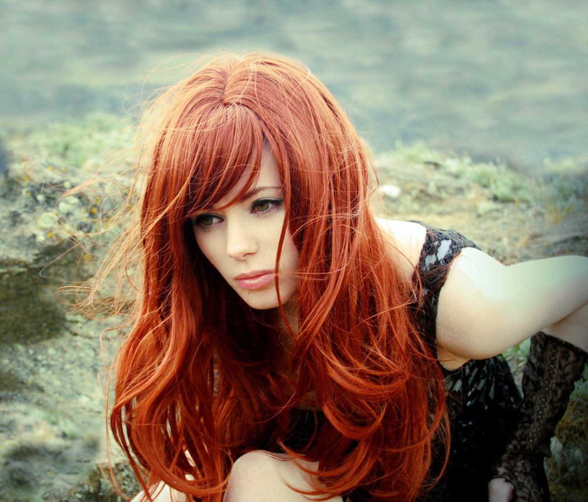 Screenshot №1 pro téma Gorgeous Red Hair Girl With Green Eyes 1200x1024