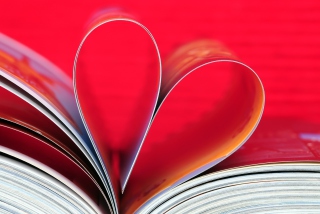 Book Pages Form A Heart - Obrázkek zdarma pro 1152x864