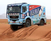 Das Dakar Rally Man Truck Wallpaper 176x144