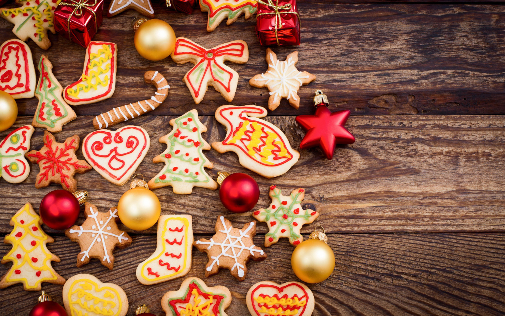 Fondo de pantalla Christmas Decorations Cookies and Balls 1680x1050