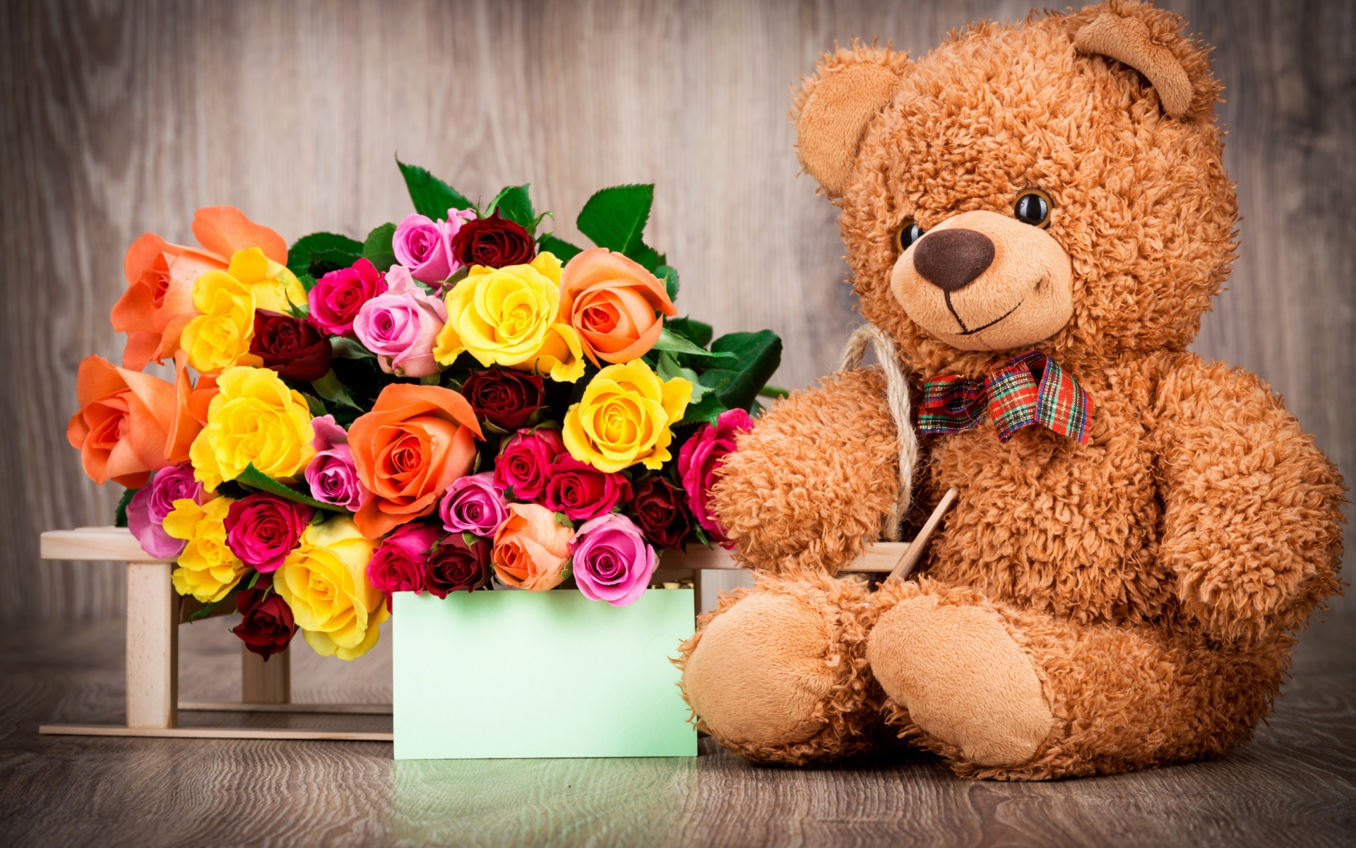 Обои Valentines Day Teddy Bear with Gift 1920x1200