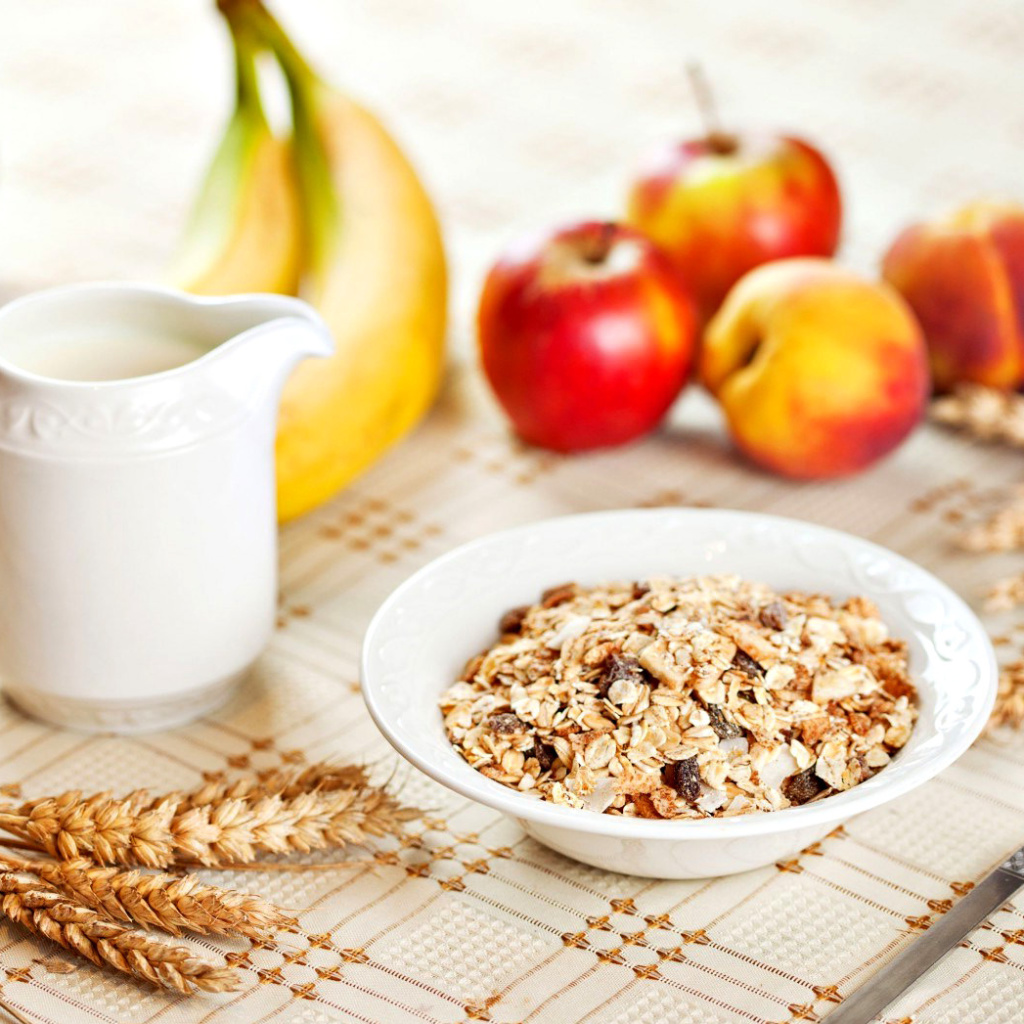 Breakfast with bananas and oatmeal wallpaper 1024x1024