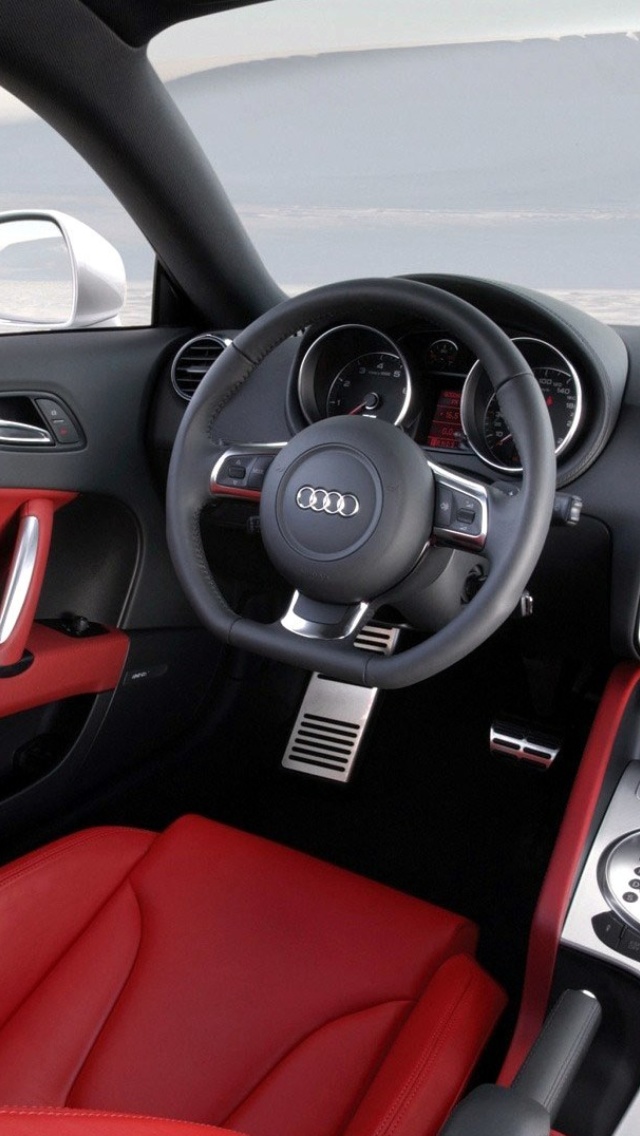 Das Audi TT 3 2 Quattro Interior Wallpaper 640x1136