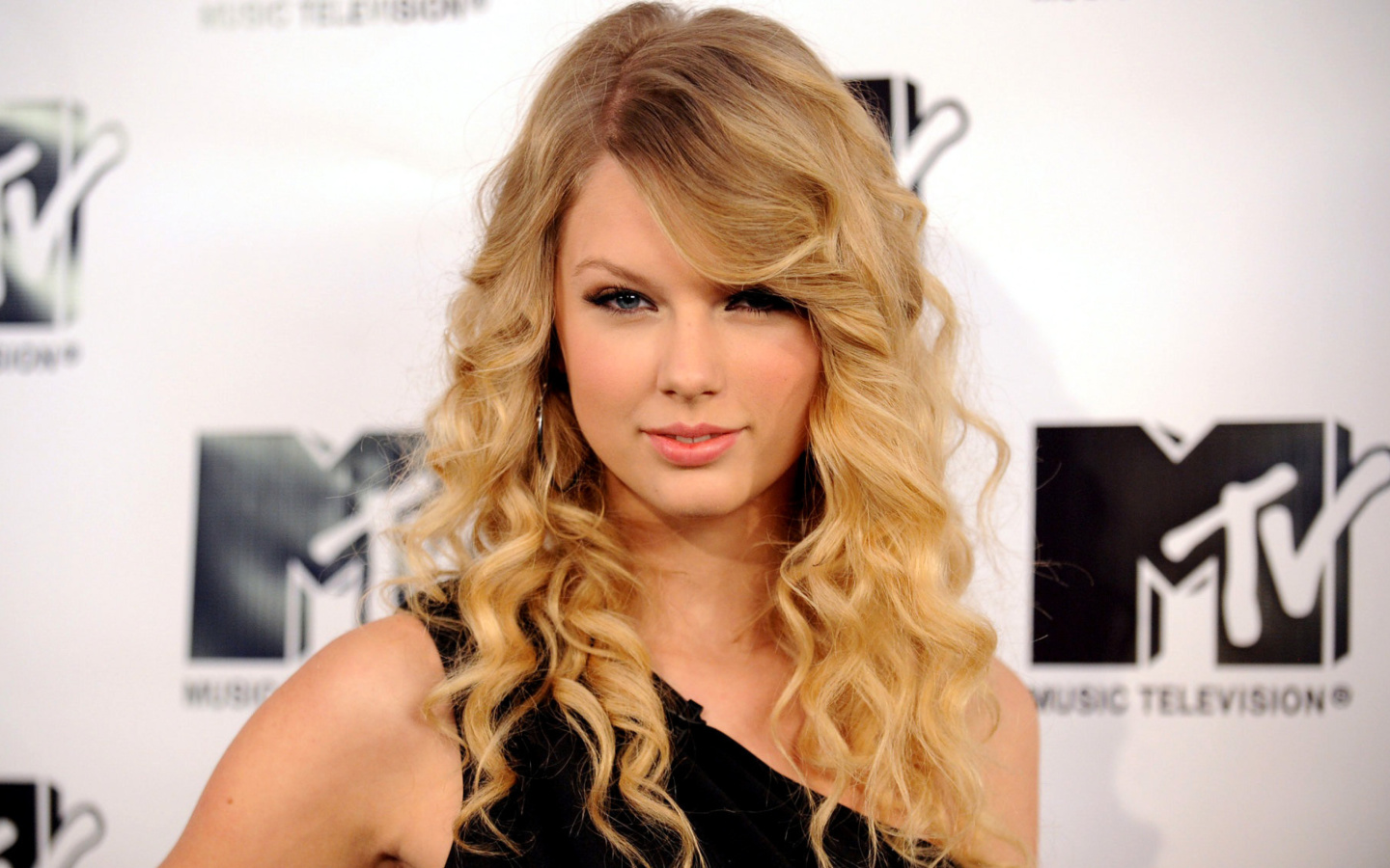 Screenshot №1 pro téma Taylor Swift on MTV 1440x900