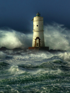 Screenshot №1 pro téma Ocean Storm And Lonely Lighthouse 240x320