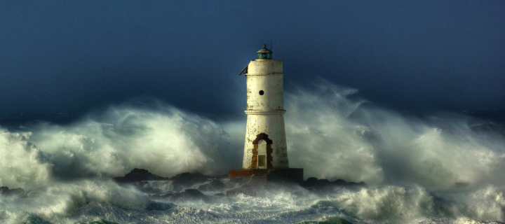 Screenshot №1 pro téma Ocean Storm And Lonely Lighthouse 720x320