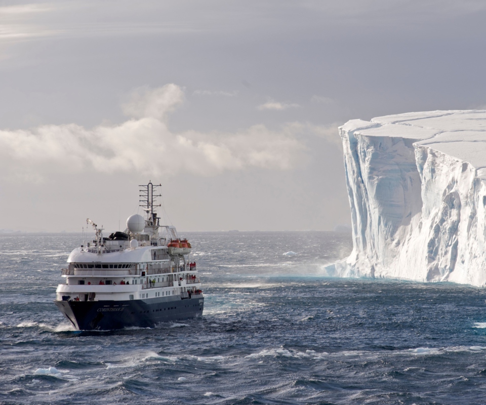 Обои Antarctica Iceberg Ship 960x800