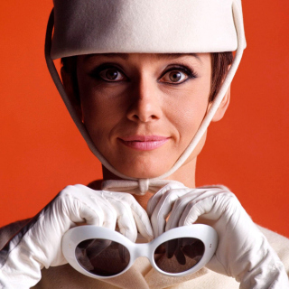 How to Steal a Million with Audrey Hepburn papel de parede para celular para iPad