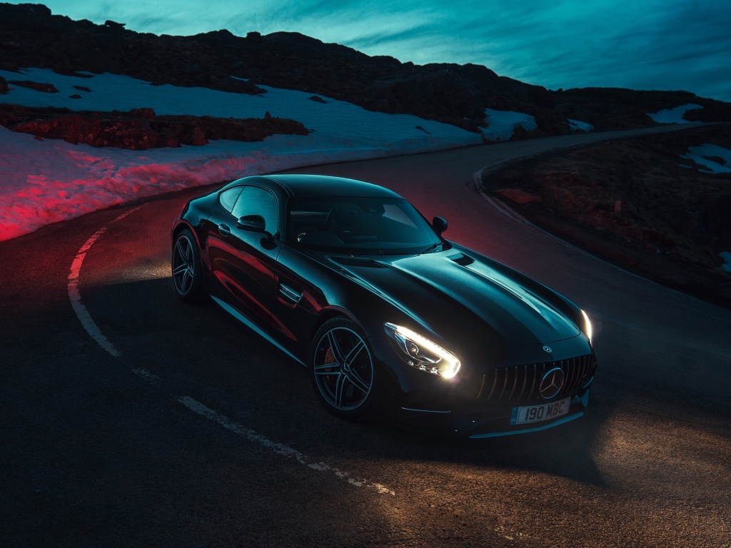 Screenshot №1 pro téma Mercedes Benz AMG GT Roadster in Night 1024x768