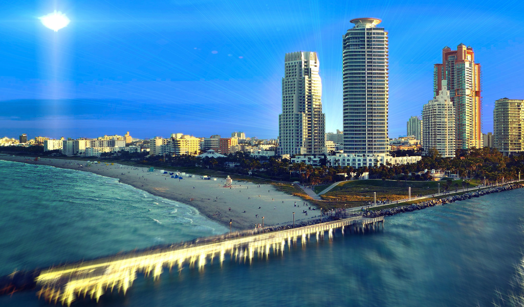 Обои Miami Beach with Hotels 1024x600