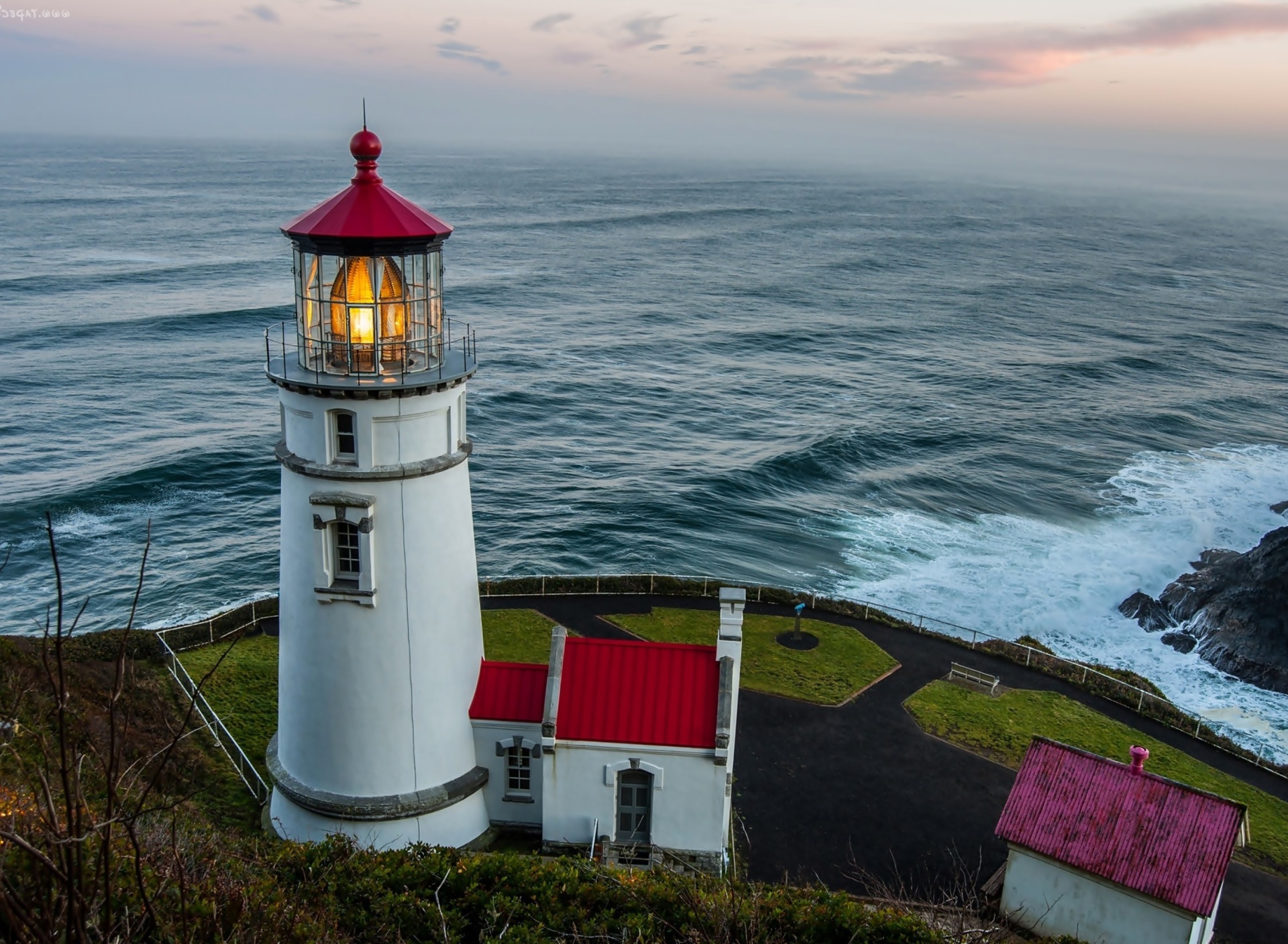 Обои Lighthouse at North Sea 1920x1408