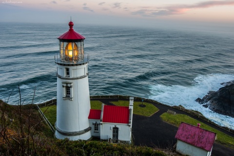 Fondo de pantalla Lighthouse at North Sea 480x320