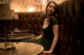 Emilia Clarke 2014 - Obrázkek zdarma pro Motorola DROID 2