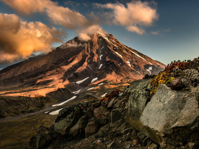 Обои Koryaksky Volcano on Kamchatka 640x480