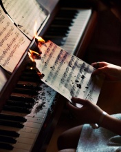 Обои Sheet Music in Fire 176x220