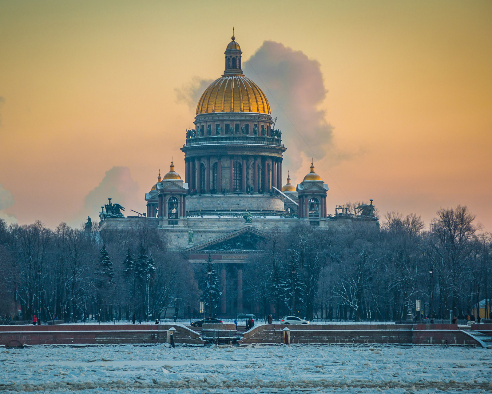 Saint Isaacs Cathedral in Saint Petersburg screenshot #1 1600x1280