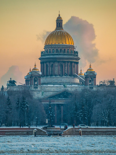 Das Saint Isaacs Cathedral in Saint Petersburg Wallpaper 240x320