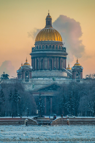 Sfondi Saint Isaacs Cathedral in Saint Petersburg 320x480