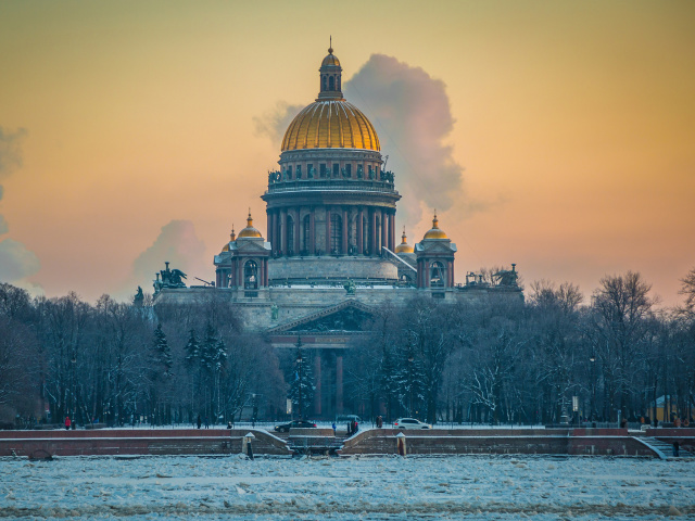 Sfondi Saint Isaacs Cathedral in Saint Petersburg 640x480