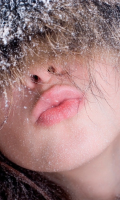 Cold Lips wallpaper 240x400