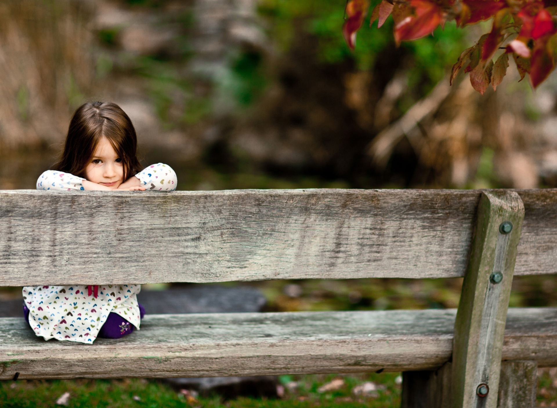 Screenshot №1 pro téma Child Sitting On Bench 1920x1408