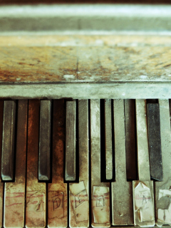 Обои Old Piano Keyboard 240x320