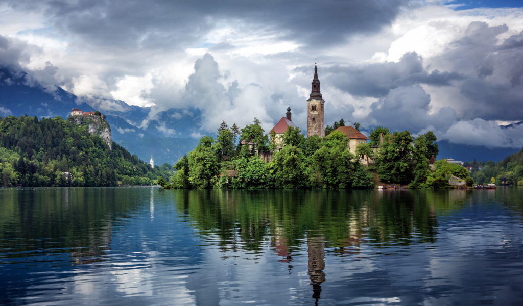 Обои Lake Bled, Slovenia 1024x600