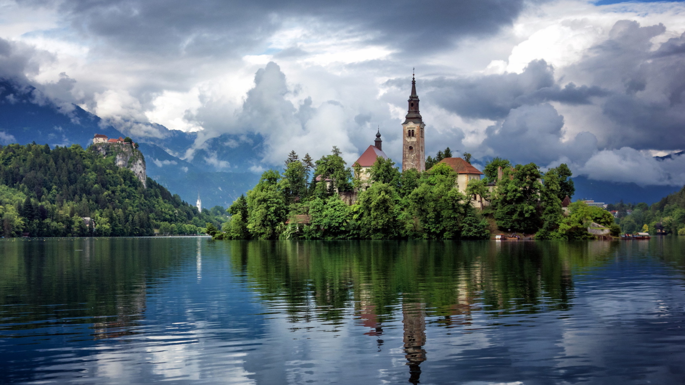 Das Lake Bled, Slovenia Wallpaper 1366x768