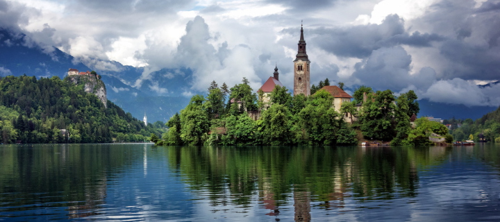 Das Lake Bled, Slovenia Wallpaper 720x320