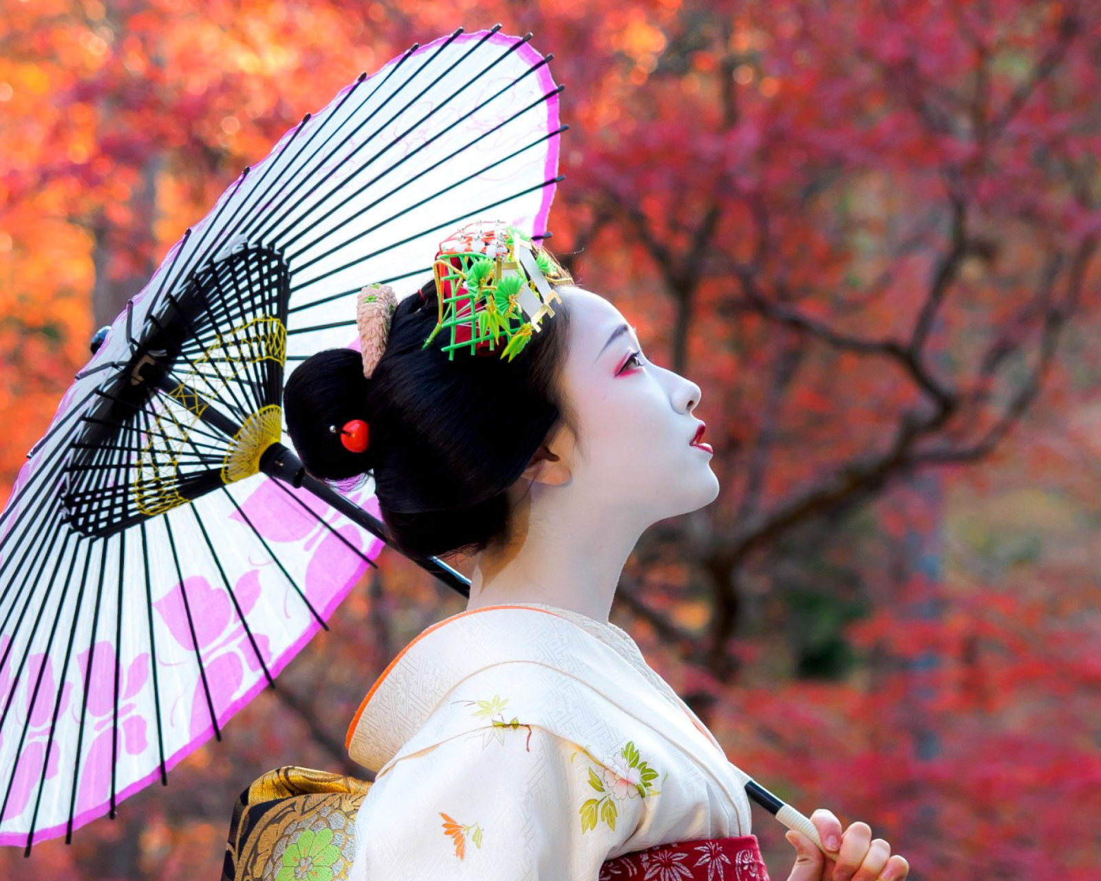 Das Japanese Girl with Umbrella Wallpaper 1600x1280