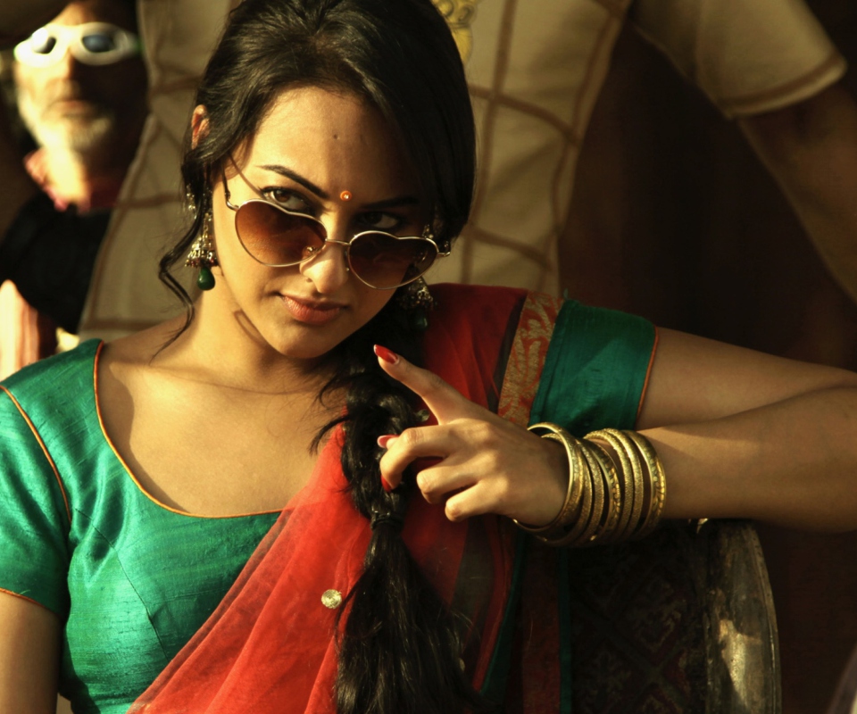 Screenshot №1 pro téma Sonakshi Sinha In Joker 960x800