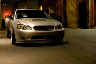 Turbo Subaru Legacy In Garage - Obrázkek zdarma pro Nokia Asha 210