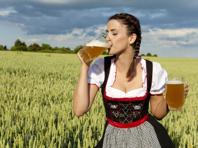 Screenshot №1 pro téma Girl likes Bavarian Weissbier 640x480